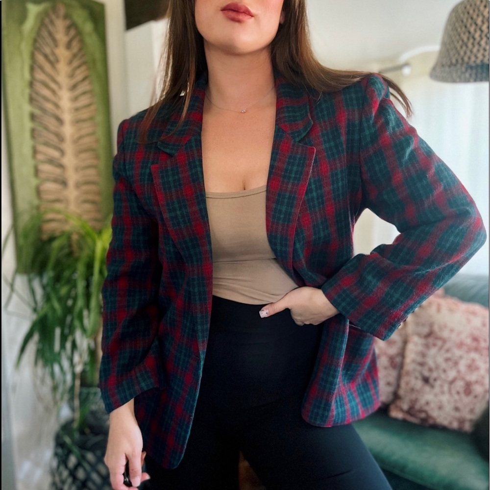 ✨SOLD ON DEPOP✨VTG Burgundy Green Navy Plaid Blazer SZ 12